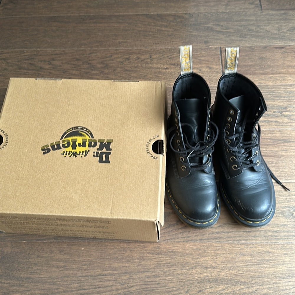 COPY - Dr.martins boots - Picture 4 of 5